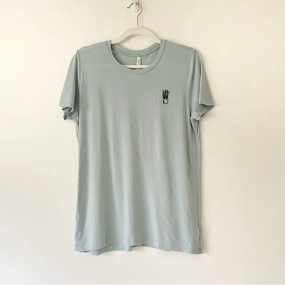 Aritzia Babaton Lagarde T-Shirt  in Sea Spray Embroidered Snake Plant Siz… - Picture 3 of 6